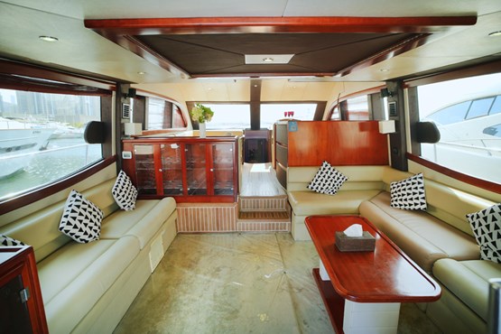 superfly yacht | AED800/hour